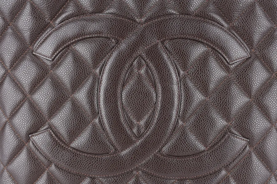 CHANEL MEDALLION TOTE DARK BROWN CAVIAR GOLD HARDWARE 540xxxx WITH CARD NO DUST COVER