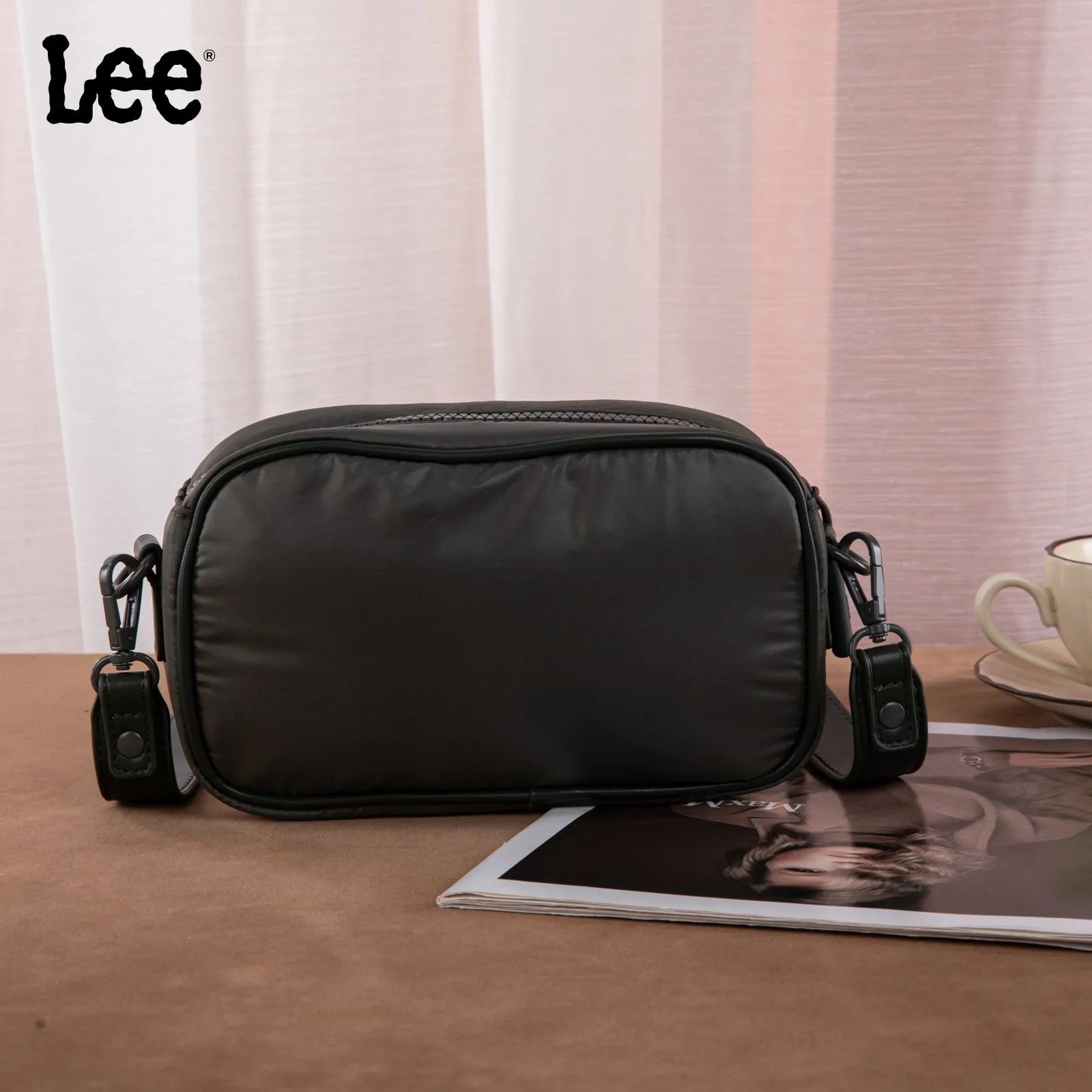 LEE49-003  LEE Quilted Puffer Crossbody Bag
