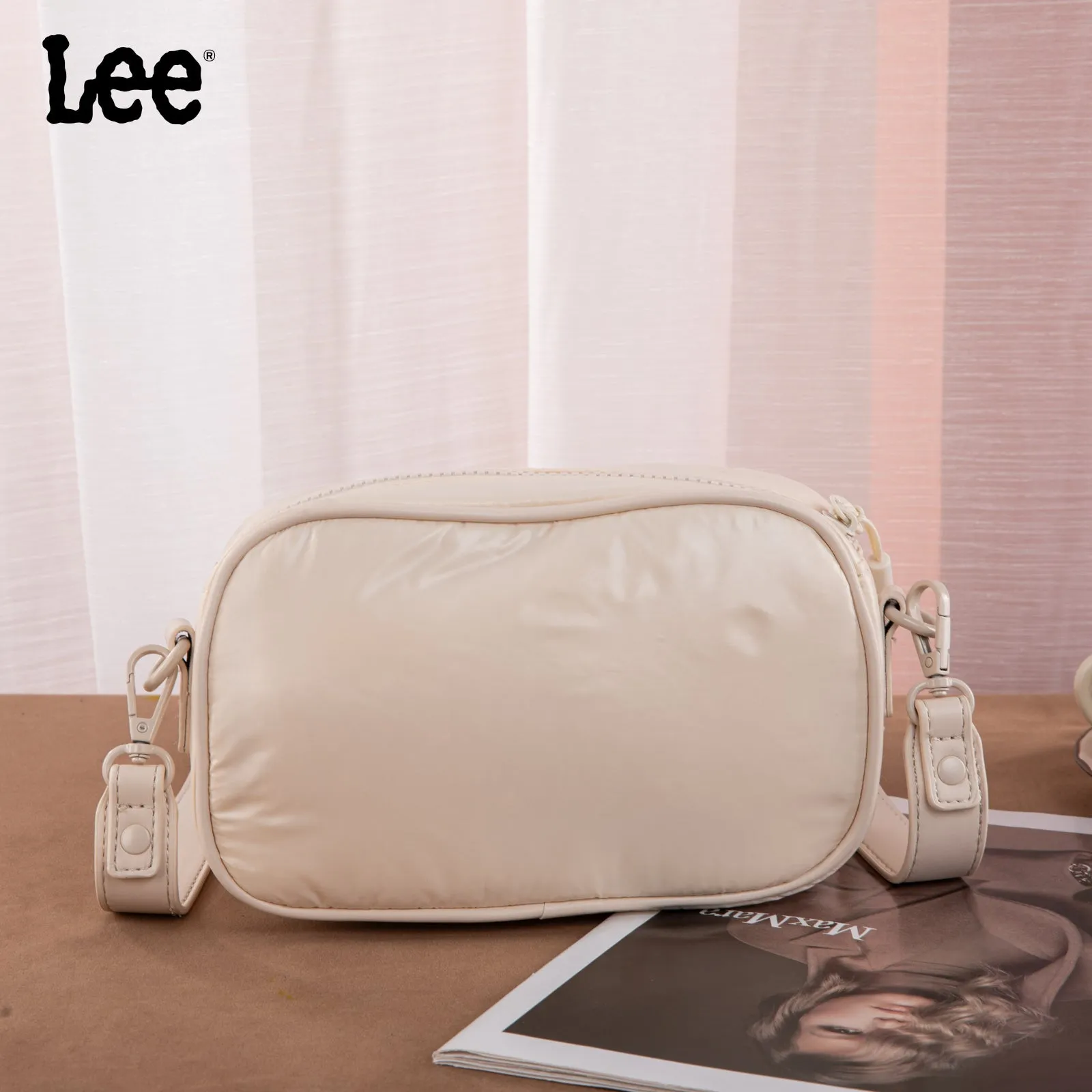 LEE49-003  LEE Quilted Puffer Crossbody Bag